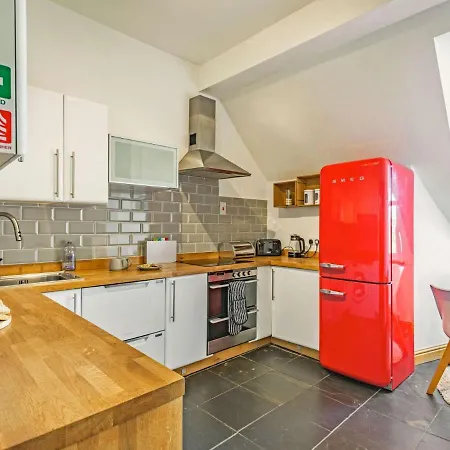 2 Bed In 87817