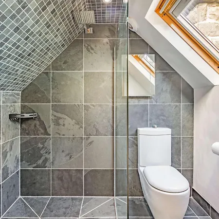 2 Bed In 87817 Харрогейт